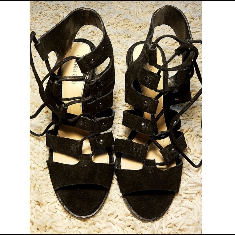 Preloved Gianni Bini Black Strap Heals